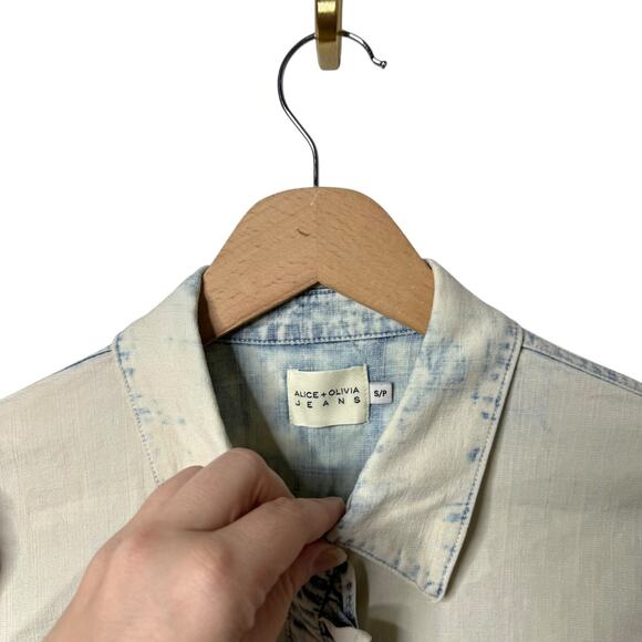 Alice + Olivia Hannah Ruffle Sleeve Button Down Shirt Linen Blend Blue Small - Picture 6 of 9